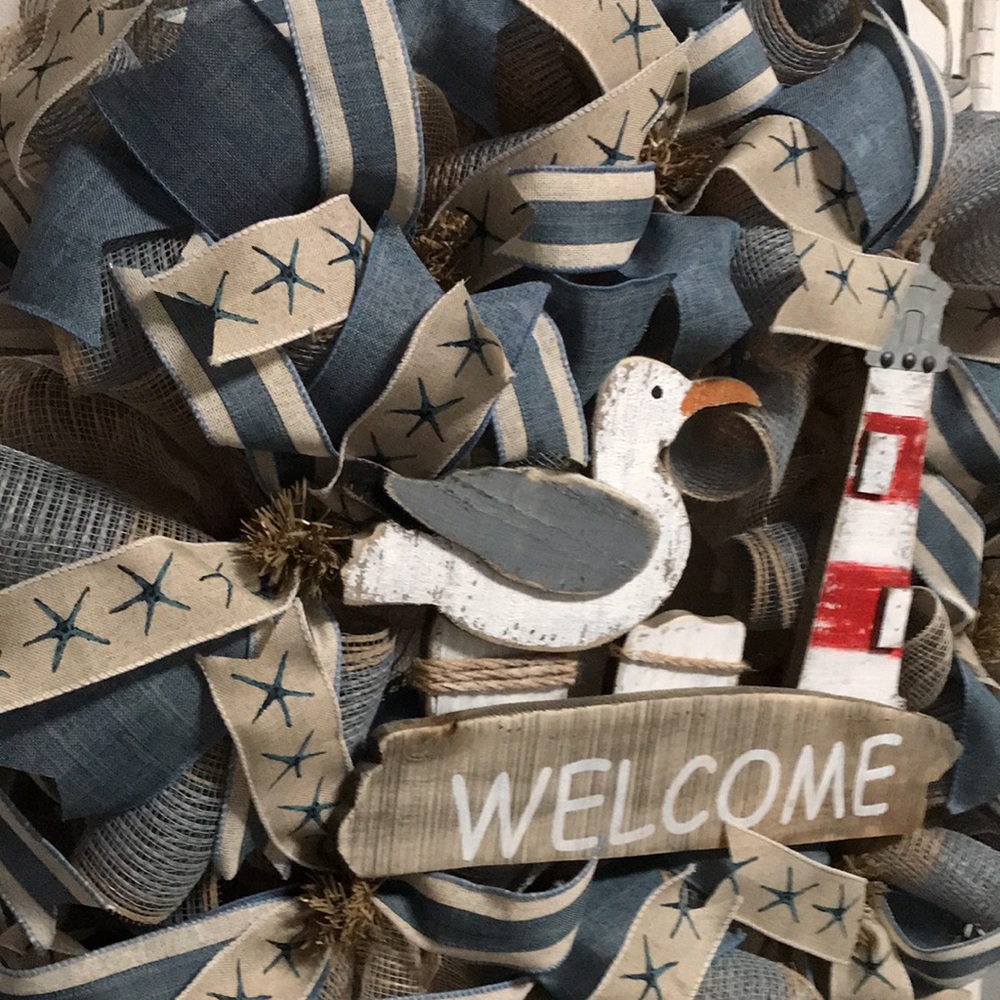 Seagull "Welcome" Mesh Wreath - Picture 4 of 5